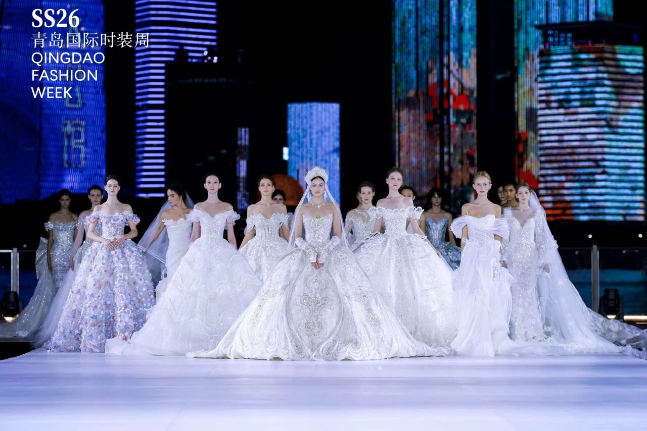 潮涌浮山灣畔 時尚綺夢啟航--2025中國（青島）國際時裝周盛大啟幕！