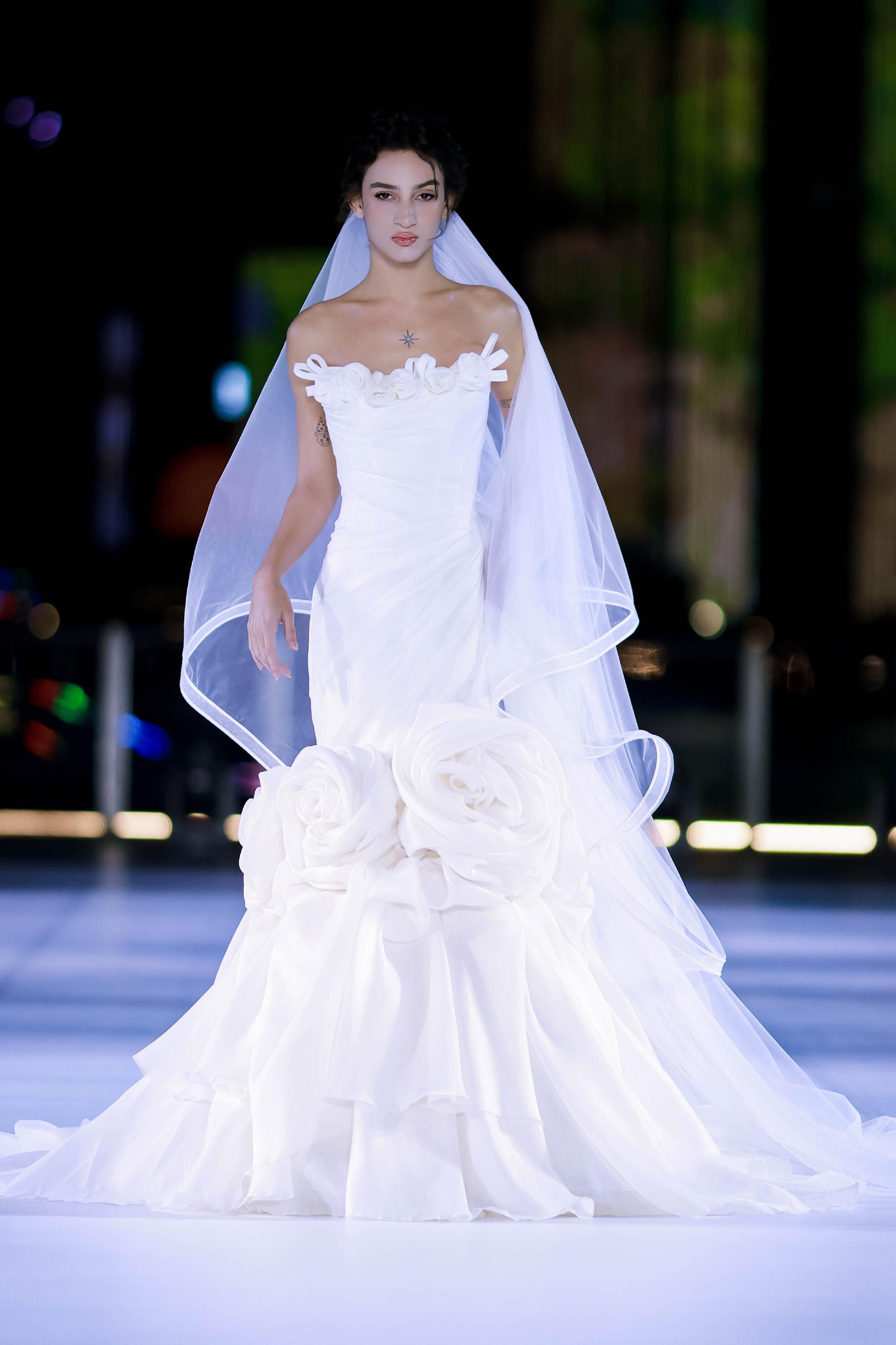 潮涌浮山灣畔 時尚綺夢啟航--2025中國（青島）國際時裝周盛大啟幕！