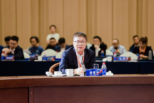 開放競合 共鏈未來--2025知名企業(yè)家圓桌會議擘畫紡織產(chǎn)業(yè)新格局