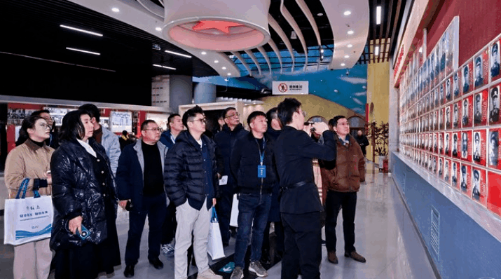 鏈合東西&middot;融創(chuàng)未來，2025紡織服裝產(chǎn)業(yè)園區(qū)供應(yīng)鏈高質(zhì)量發(fā)展大會(huì)在阿拉爾隆重召開