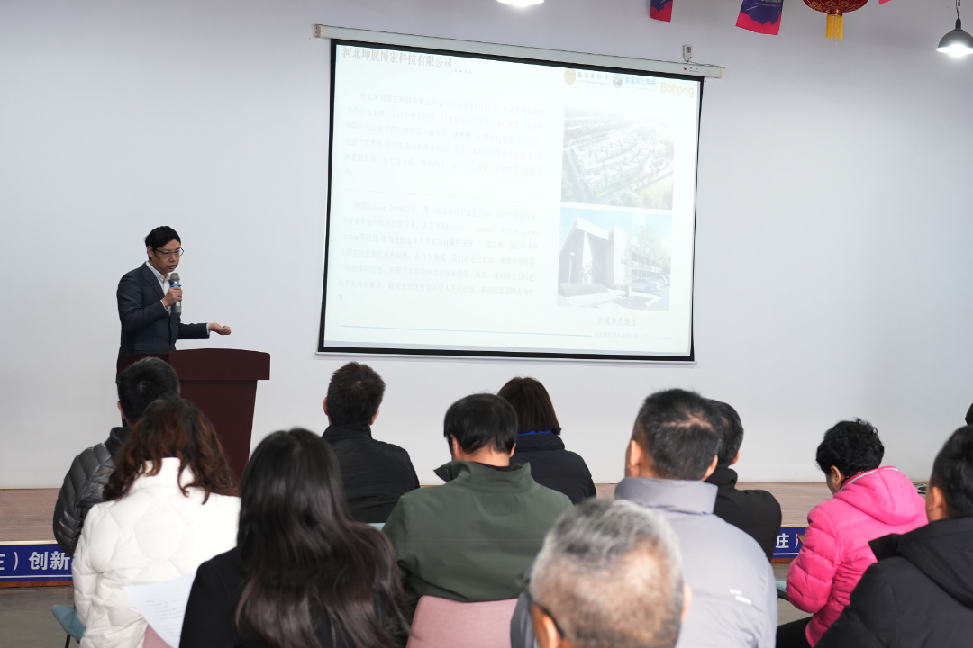 [太陽]驚蟄已到，記得吃梨。&ldquo;梨&rdquo;諧音&ldquo;離&rdquo;，寓意疾病遠離、災(zāi)禍遠離、不順遠離，保佑自己和家人一整年平平安安、健健康康。