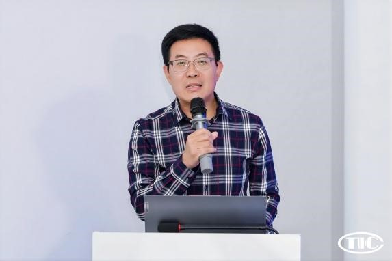 破解數(shù)字化管理難題！紡織數(shù)智轉(zhuǎn)型研討會(huì)在柯橋舉辦