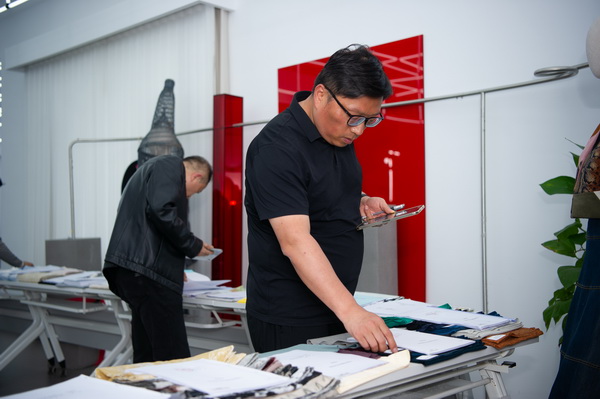 以人才培育為行業(yè)注入持久驅動力！第十一屆十佳紡織面料設計師評審會于柯橋舉行