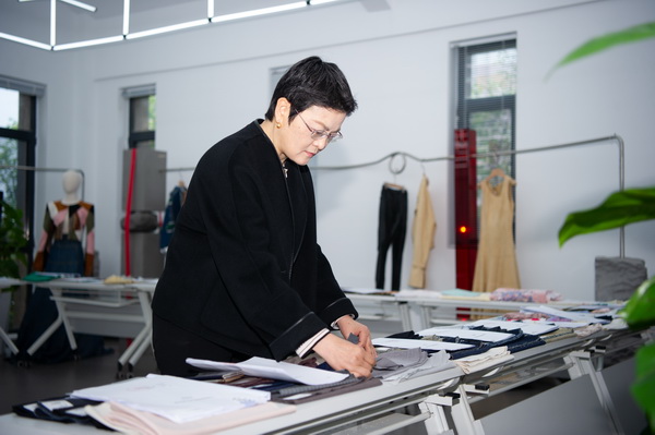 以人才培育為行業(yè)注入持久驅動力！第十一屆十佳紡織面料設計師評審會于柯橋舉行